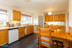 Kitchen / Breakfast Room- click for photo gallery